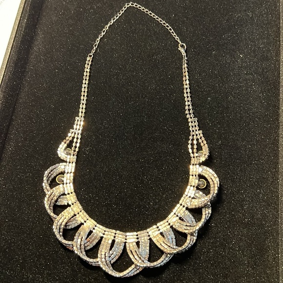 Necklace Looped Rhinestone Statement - Picture 8 of 9